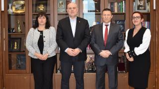 Иван Гешев връчи акта за встъпване в длъжност на Борислав Сарафов за втори мандат като директор на НСлС