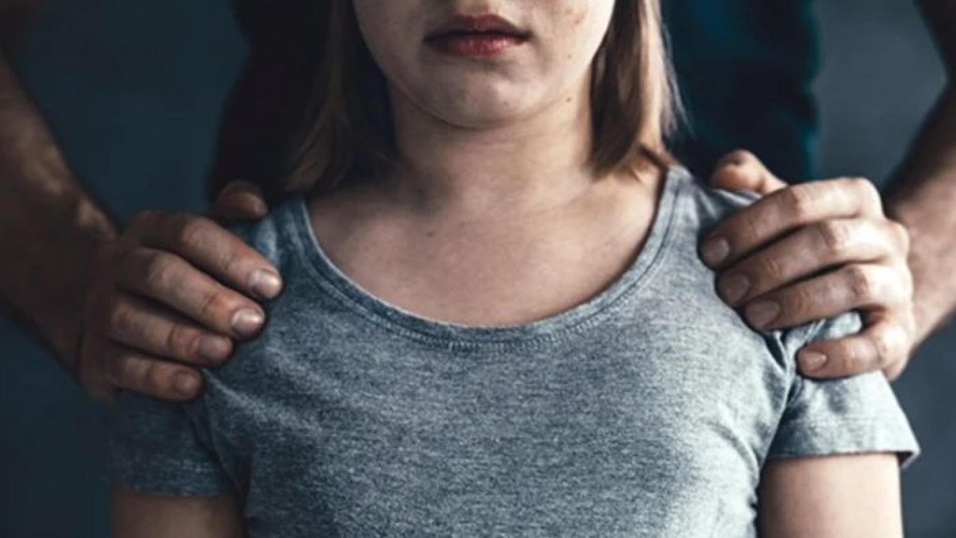 Перверзен даскал блудства с ученички в Мадан преди месец, а сега...