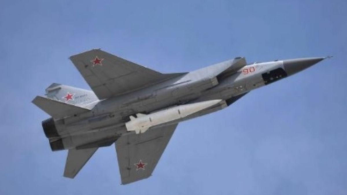 Експерт: "Кинжал" може да удари бункера на Залужни и украинското командване