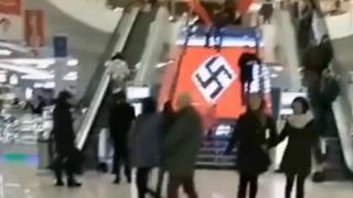 ВИДЕО от войната: Пречупен кръст се появи в украински мол