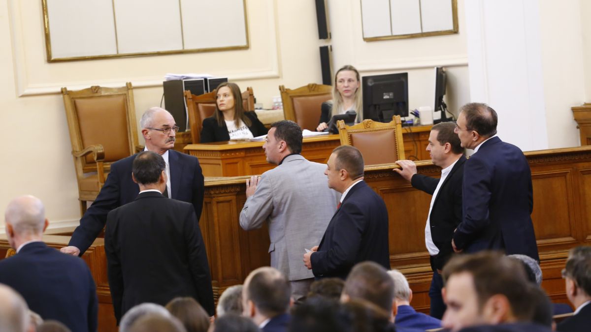 Взривяващ коментар: Държавата срещу “простолюдието”