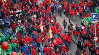 Бунт в сърцето на Европа: Десетки хиляди белгийци протестират срещу НАТО и растящите цени ВИДЕО