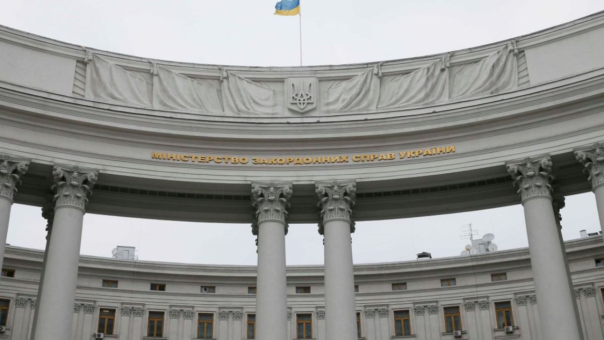 Изопачаването на украинската история - национална идентичност не се гради върху полуистини