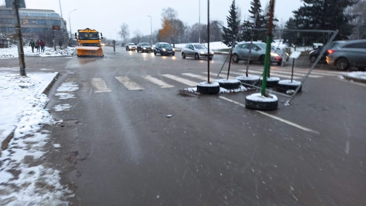 Как софийските шофьори борят нехайството на държаватта с наглост и опасност за живота СНИМКИ