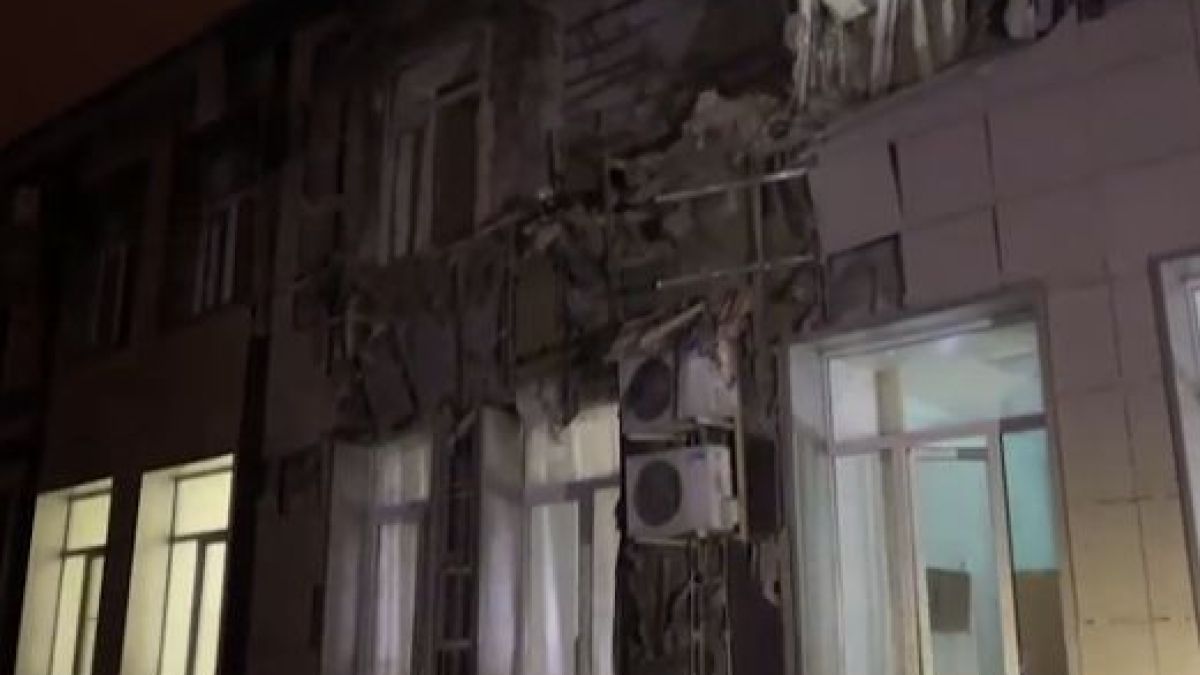 Касапница в Донецк, ВСУ удариха болница с 10 ракети от РСЗО