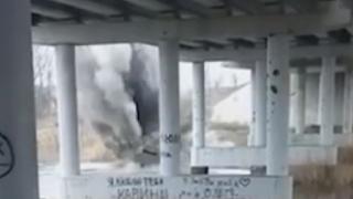 ВИДЕО от войната: БРДМ-2 се взриви на мина при опит да пресече река