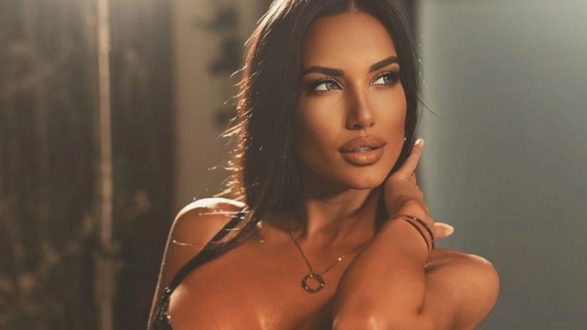 Ето кои са най-горещите български MILF-ки СНИМКИ 18+