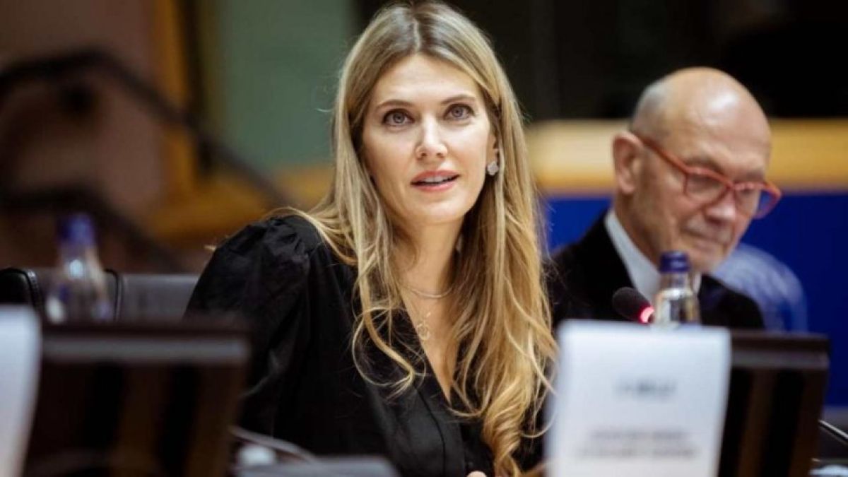 Ева Кайли пропя за куфарчетата с пари от Катаргейт и каква е била ролята на любовника ѝ