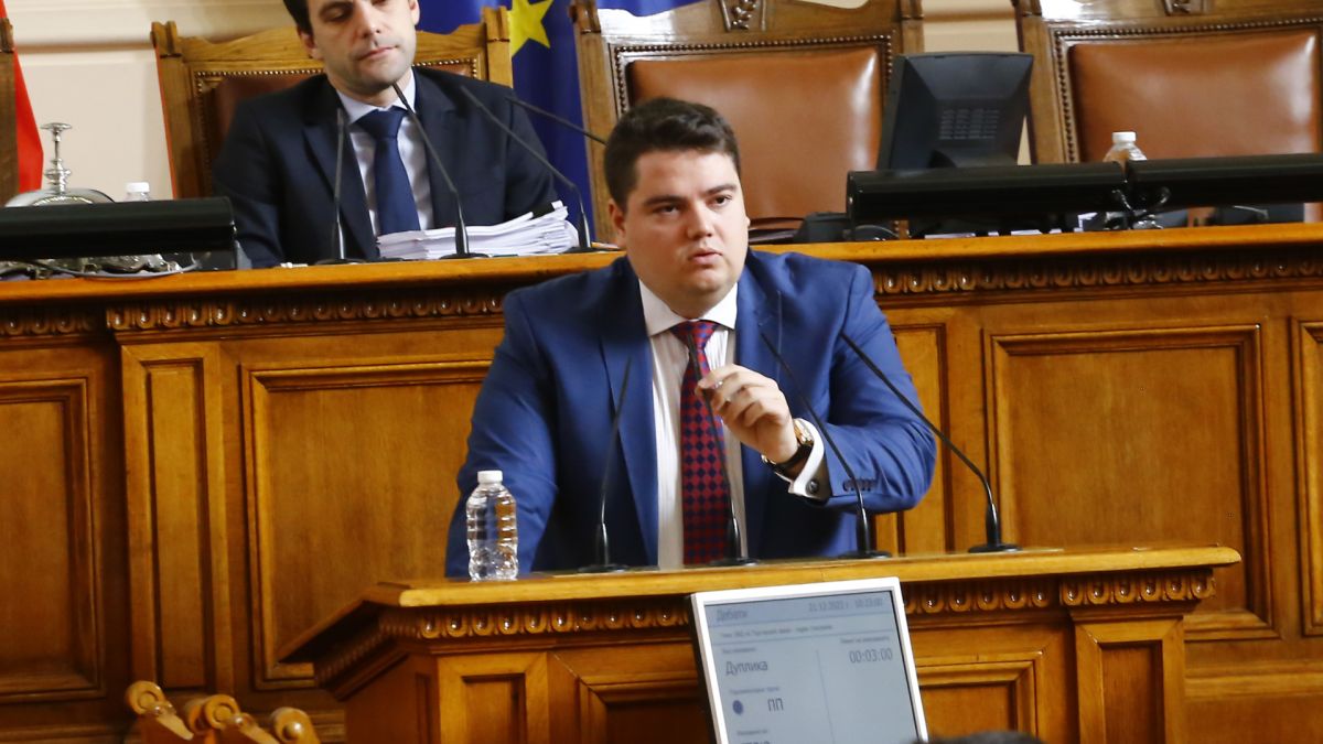 Гняв и сръдни в ПП заради избора на Стою Стоев за шеф на правната комисия в НС 