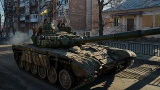 Ситуацията в Бахмут се изостря – ВСУ изпраща значителни сили и бронирана техника СНИМКИ