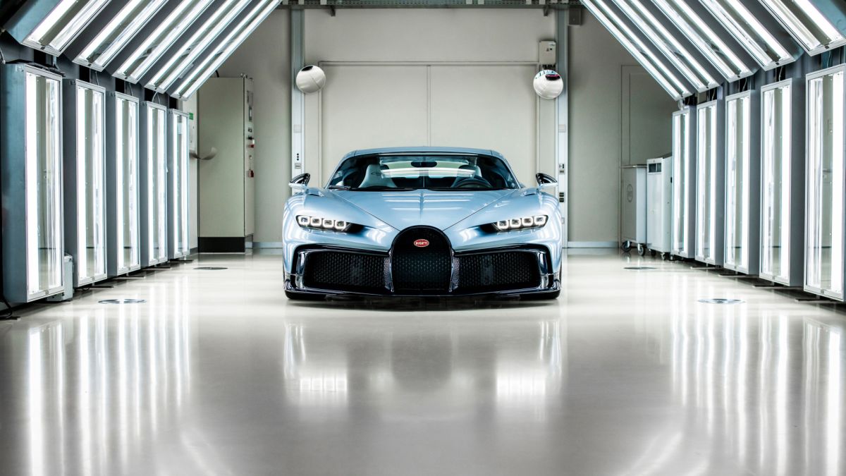 Bugatti показа ексклузивната хиперкола Profilée ВИДЕО