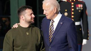 Зеленски насъска САЩ срещу Иран заради дроновете-камикадзе, но Техеран го посъветва да...