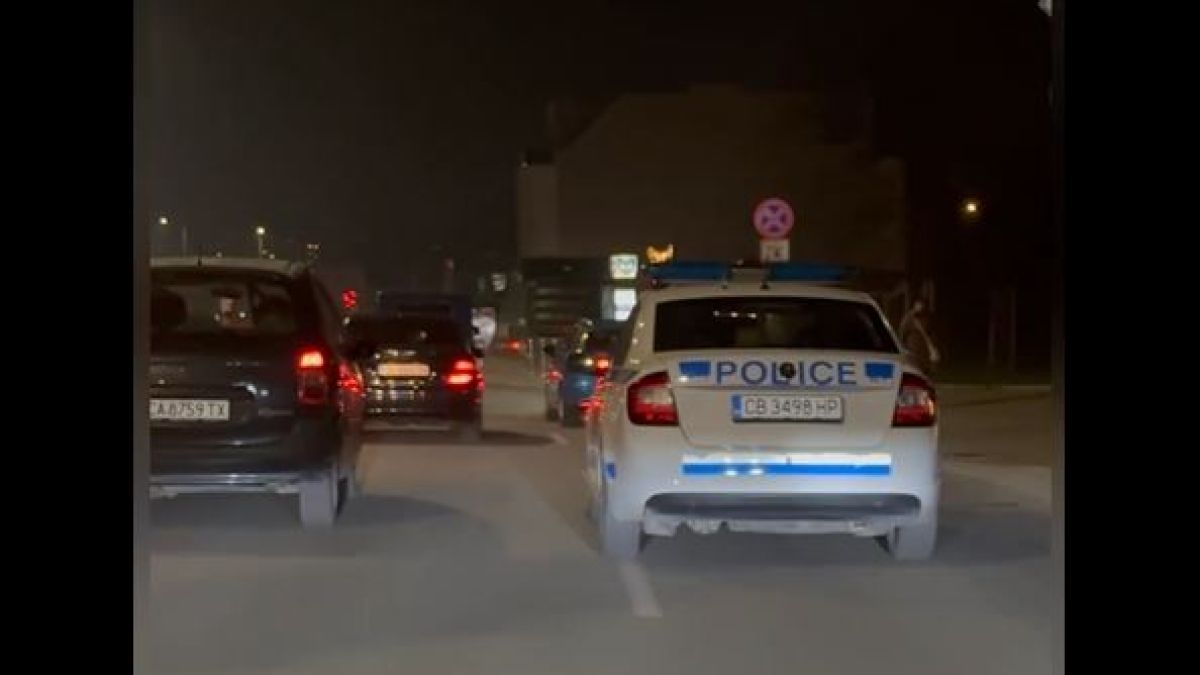 Мрежата гневна: Патрулка направи 3 брутални нарушения за 2 минути насред София СНИМКИ
