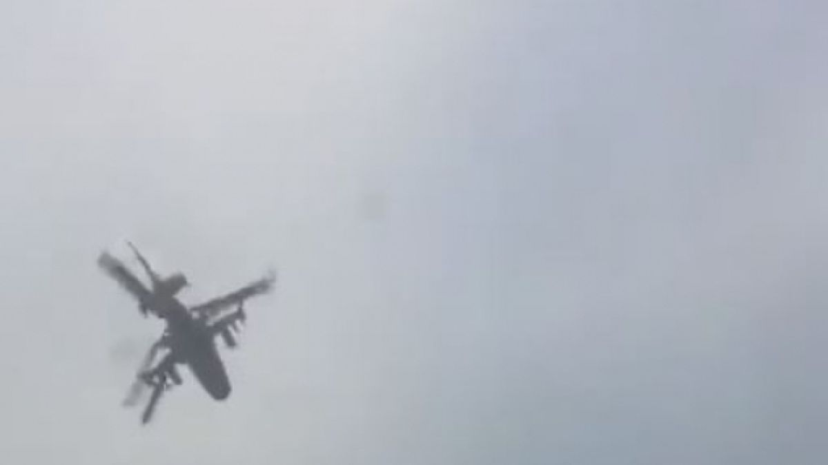 Уникално ВИДЕО от първия бой на украински и руски хеликоптери край Донецк