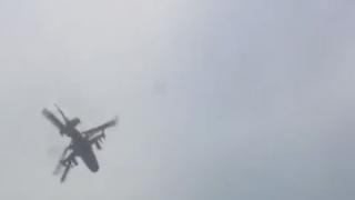 Уникално ВИДЕО от първия бой на украински и руски хеликоптери край Донецк