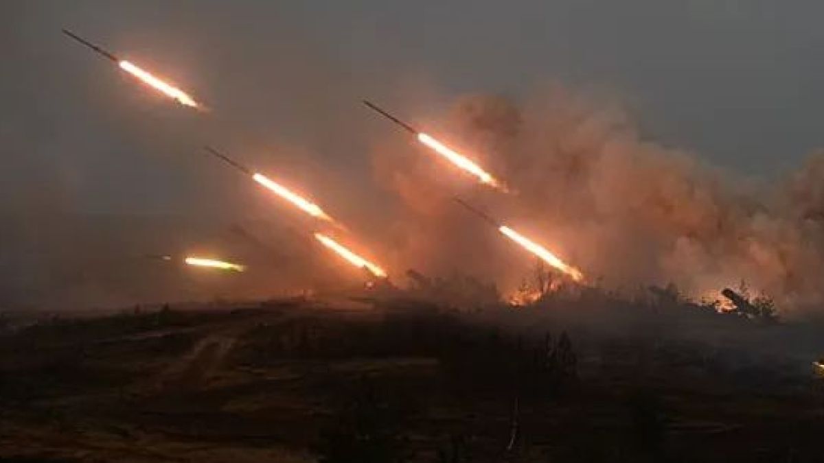 ВИДЕО от войната: Руската артилерия удари украински бойци с "Рапира"