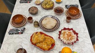 Няма да повярвате! Ето как изглежда коледната трапеза на родните политици БЛИЦ TV