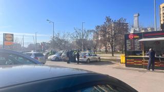 Зрелищен арест на две пловдивчанки на паркинг пред очите на десетки хора СНИМКИ