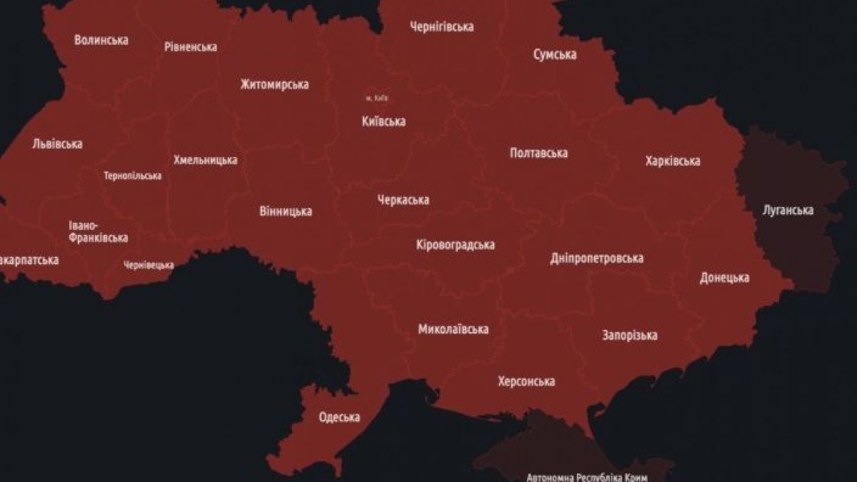 Въздушна тревога в цяла Украйна: Ракетни удари поразиха Харков, Крим се готви за война ВИДЕО