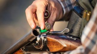 Авджия се подхлъзна по време на лов в Родопите и стана голяма беля 