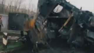 ВИДЕО от войната: Руски танк унищожи полска гаубица, като проби дупка в нея