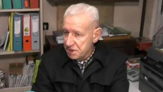 Дядото, пуснал 10-годишно да кара колата му, с най-нелепо оправдание: Искаше селфи, кефи се ВИДЕО