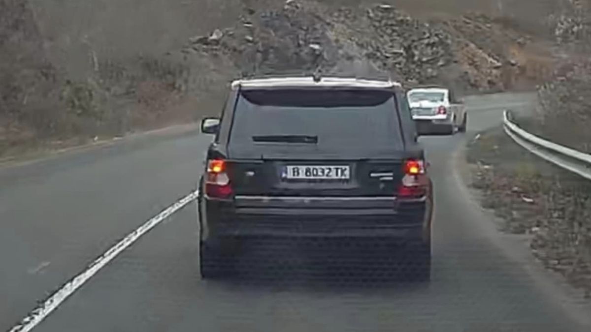 Нагла и грозна изцепка на майка със скъпарски джип погнуси всички ВИДЕО