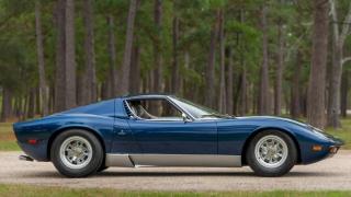 Продава се легендарният първи суперавтомобил в света СНИМКИ