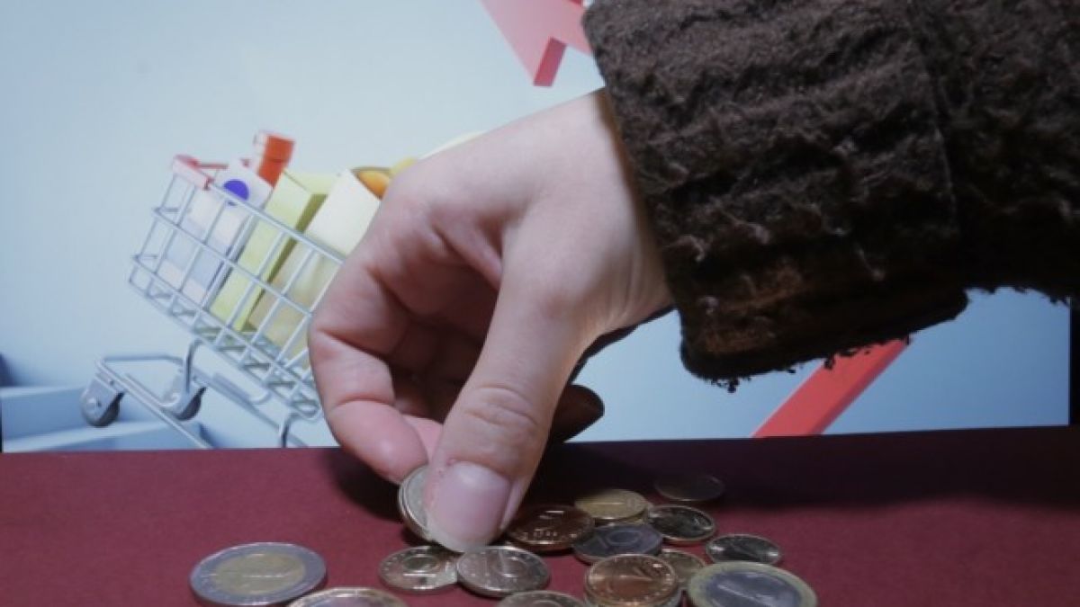 Икономист: Оглеждайте се за инвестиции, парите се топят