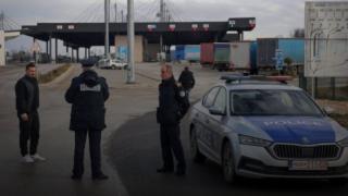 Извънредно: Премахнаха всички барикади в Северно Косово