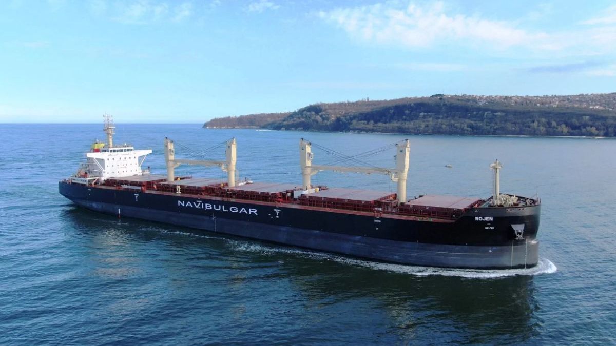 Български моряци посрещат първи новата година, ето къде 
