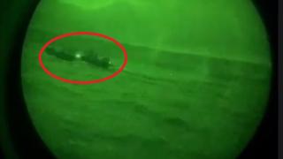 ВИДЕО от войната: Украински войници правят десант на Днепър, но започва жестока престрелка и...
