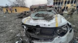 Ракета падна в полицейски участък в украински град, разрушенията са ужасяващи СНИМКИ