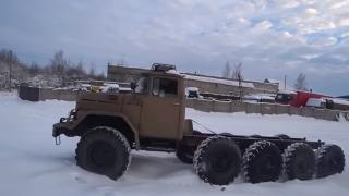 Как се кара по пресечен терен чудовищен ЗИЛ 10х10 ВИДЕО
