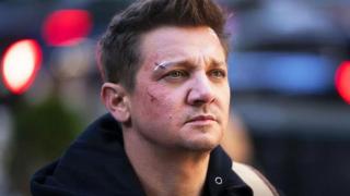 Холивудска звезда е между живота и смъртта СНИМКА