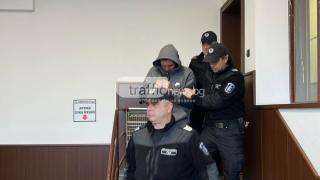 Мариян, убил зверски братовчед си в Куклен, посърна СНИМКИ