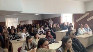 Гешев в открит урок с ученици от Перник: Трябва да имаме нетърпимост към престъпността, за да имаме силна държава - всички институции да работят заедно