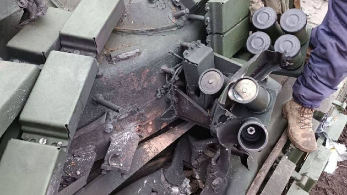 ВСУ показаха последствията от удар на дрон камикадзе по танк 