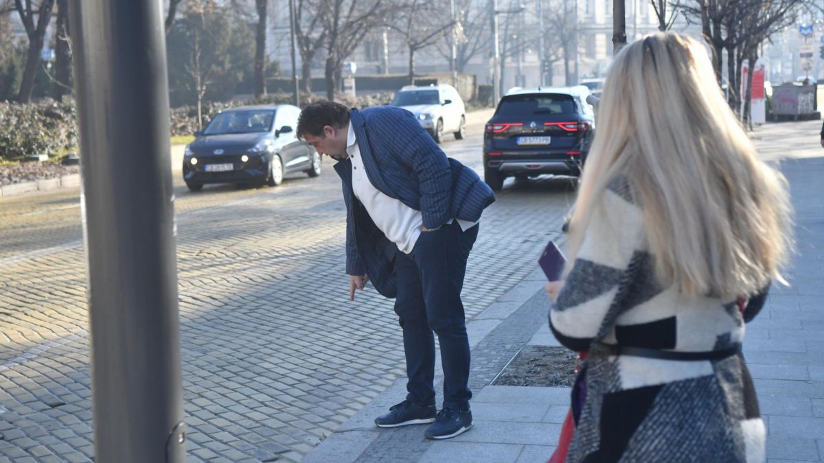 Фандъкова инспектира жълтите павета и побесня: Безобразие! ВИДЕО