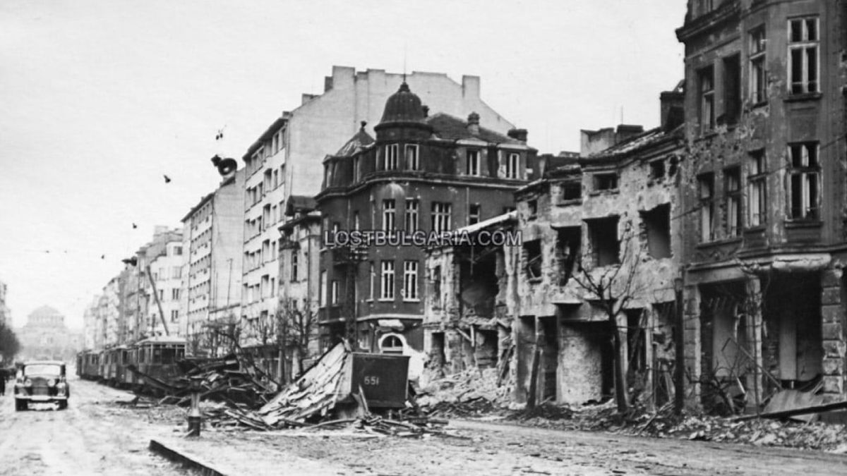 900 убити и над 1000 ранени при англо-американските бомбардировки над София СНИМКИ