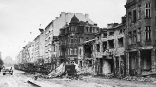 900 убити и над 1000 ранени при англо-американските бомбардировки над София СНИМКИ