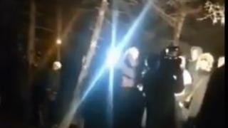 Пред дома на убиеца от "Люлин" Денис почерня от народ, ето какво се случва 
