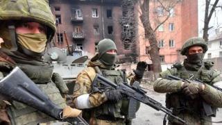 ВИДЕО 18+ от войната: Ожесточена битка и много трупове край Сватово