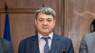 Главният секретар на МВР призна: За минути мигрантите прескачат оградата 