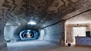 Защо Соледар и Бахмут: Русия и Украйна се бият за гигантско находище на безценна суровина