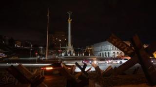 Експлозия разбуди Киев, в Харков спряха метрото