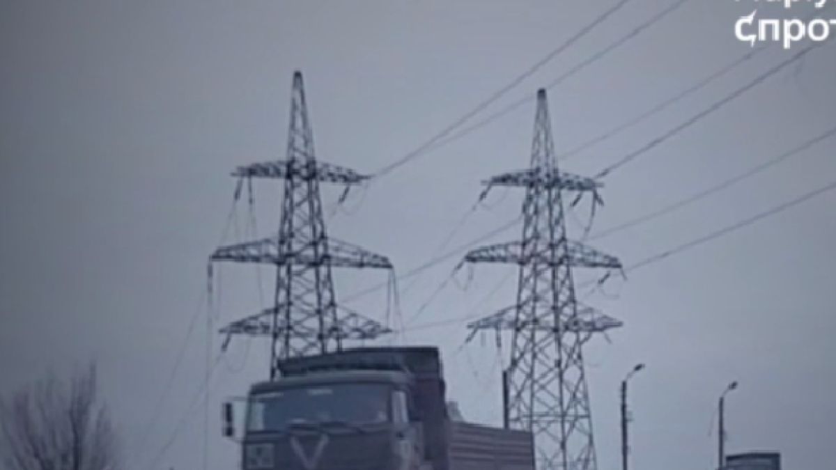 ВИДЕО от войната: В Мариупол забелязаха голям конвой от руска техника