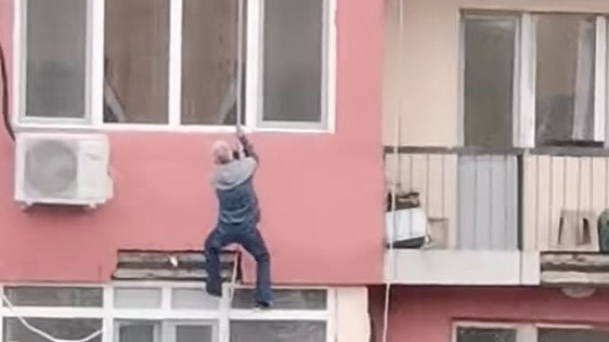 Спайдърменът Цецо Нинджата се забърка в кървав екшън 