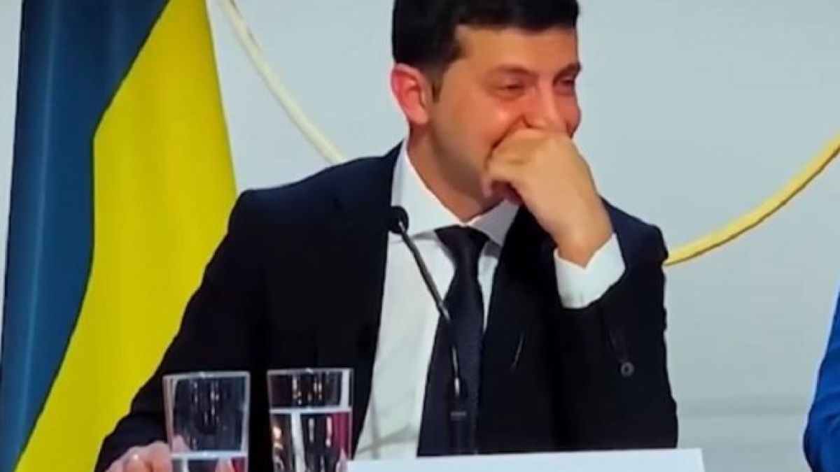 Появи се ВИДЕО как реагира Зеленски след призив на Путин за мир в Донбас