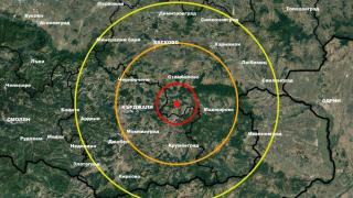 Чу се тътен, леглата се разтресоха, токът спря - земетресението у нас направи големи бели